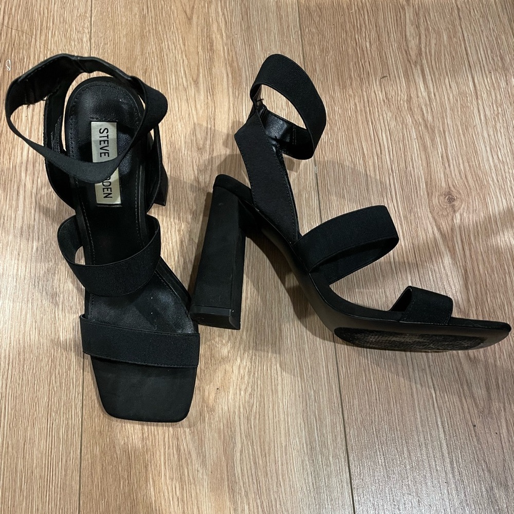 Steve Madden 3 Strap Elastic/Suede Block Heels